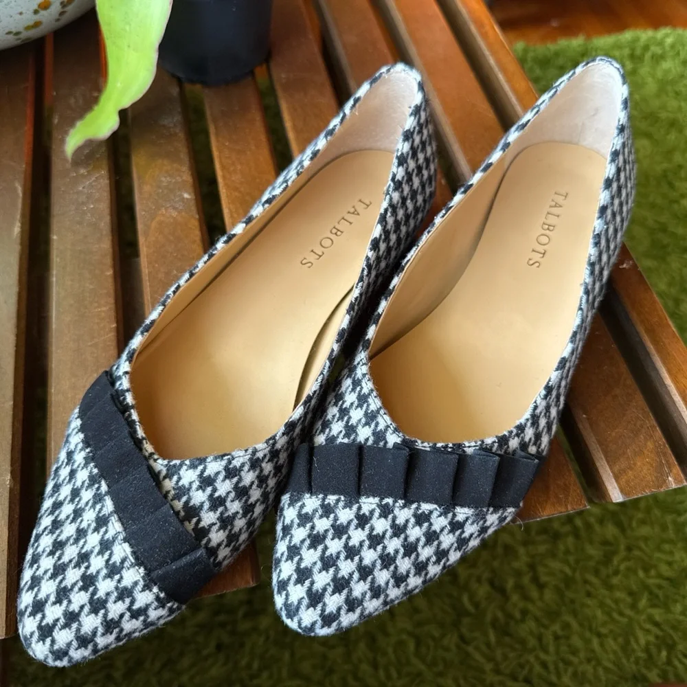 Talbots Black and White Flats with Bow Detail - Picture 4 of 5